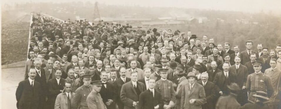 Ashokan reservoir. Group of visitors on top of Olive Bridge dam. October 11, 1913; water crisis