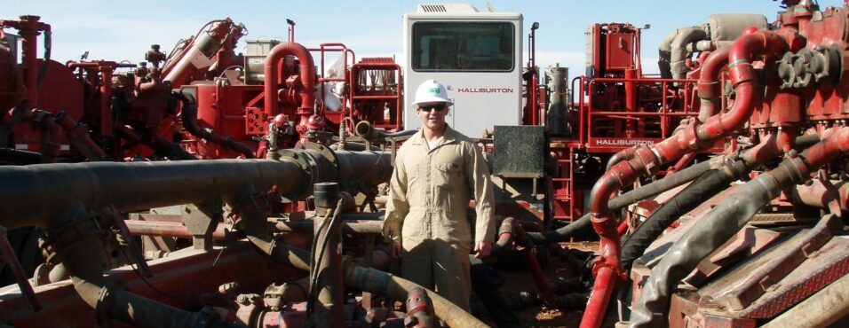 Mixing water with fracking fluids to be injected into the ground